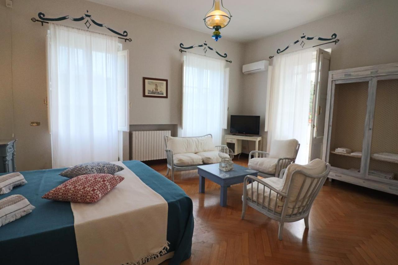 Bed and Breakfast Relais Delle Rose Lecce Exterior foto